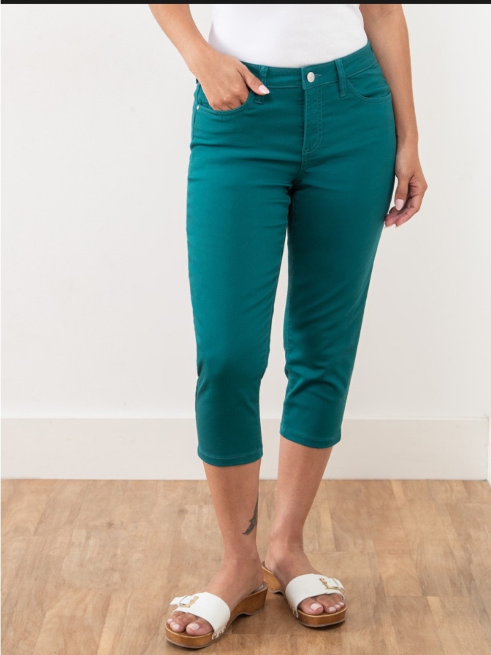 Cleo Lilly Butt Lift Capri Jeans 14R Peacock Blue NWT Slim Fit